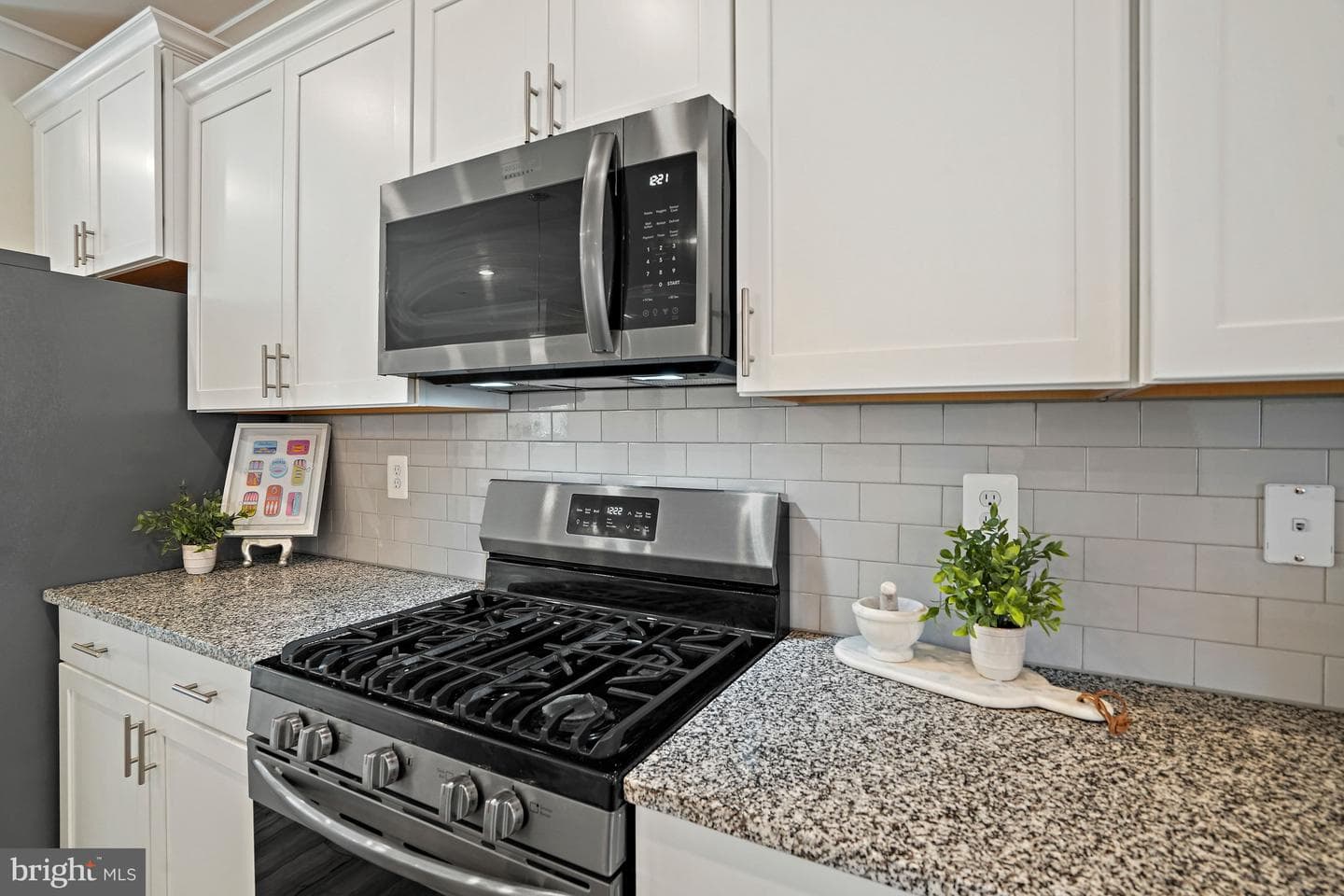 3057 Perthshire Place photo 10