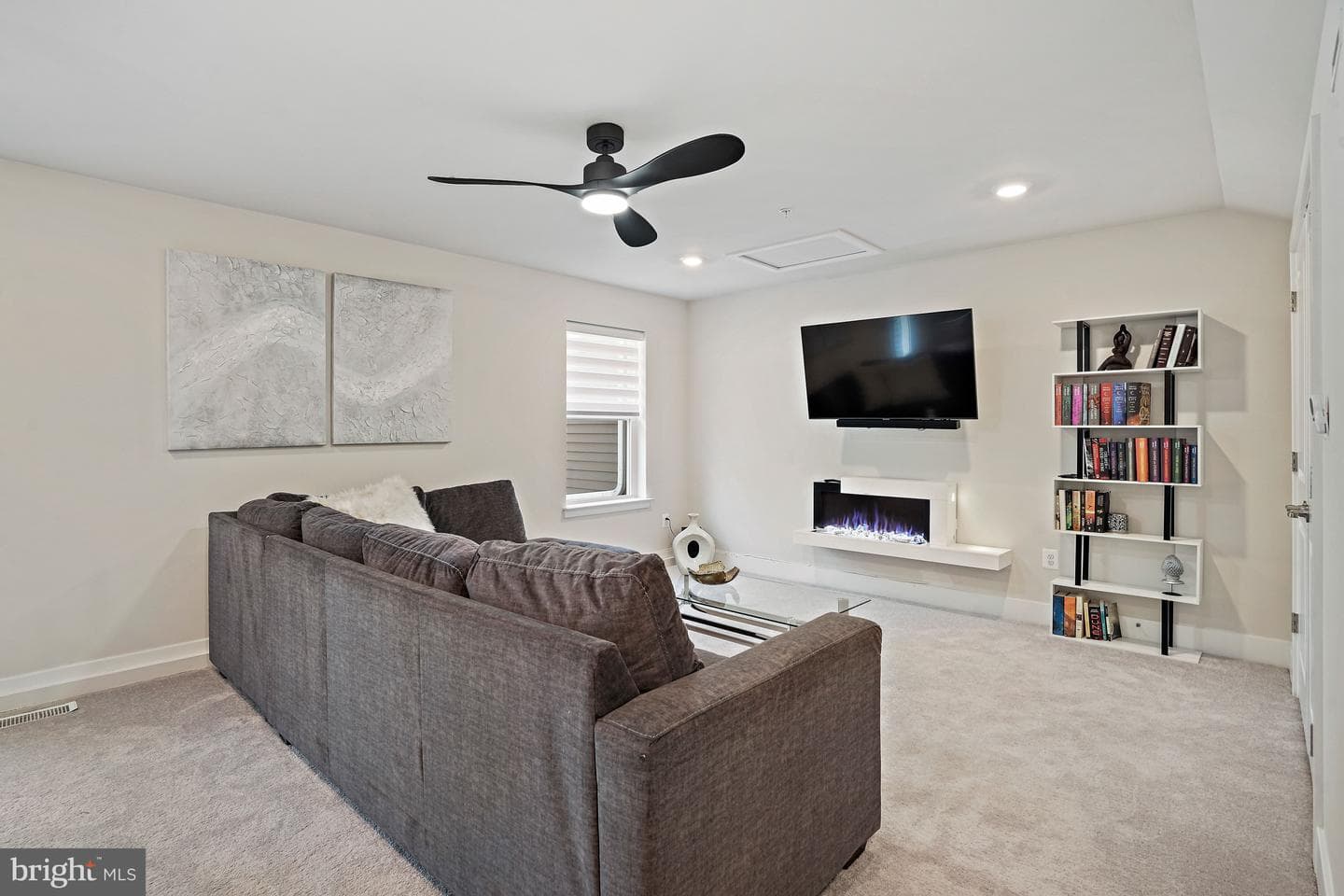 3057 Perthshire Place photo 36