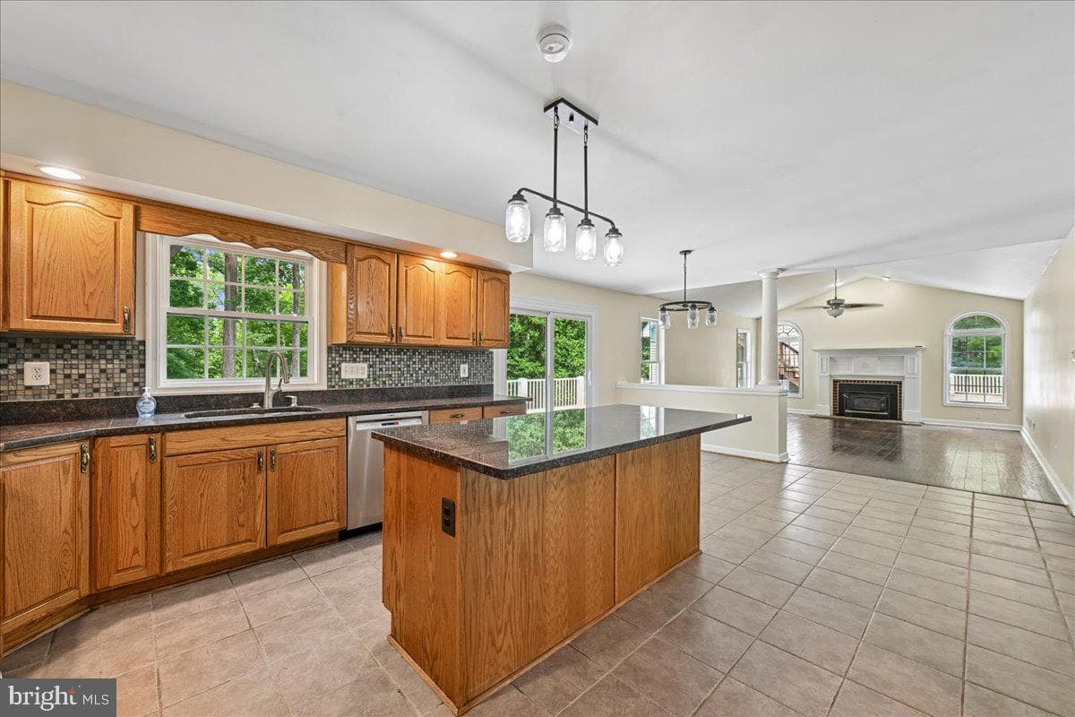 16956 Rivers Reach Lane photo 18