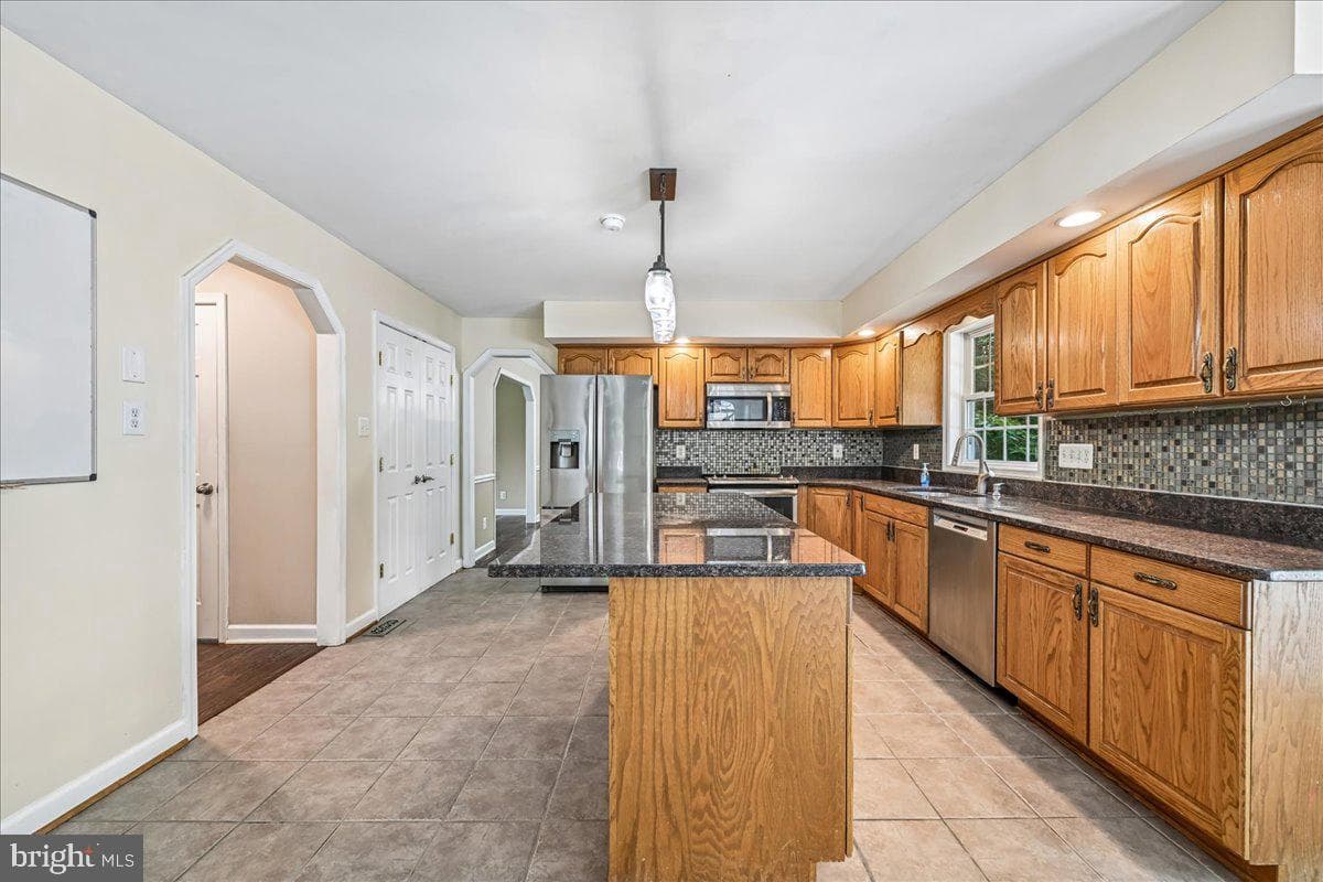 16956 Rivers Reach Lane photo 20