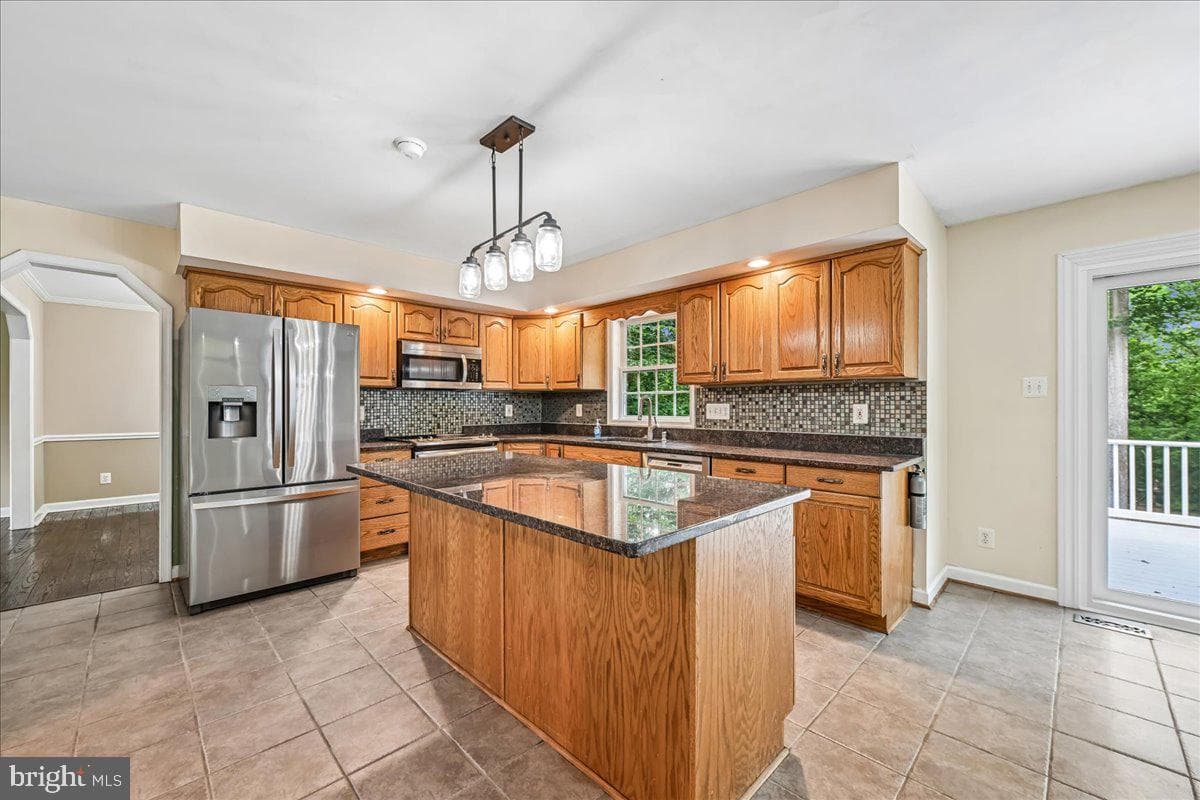 16956 Rivers Reach Lane photo 3