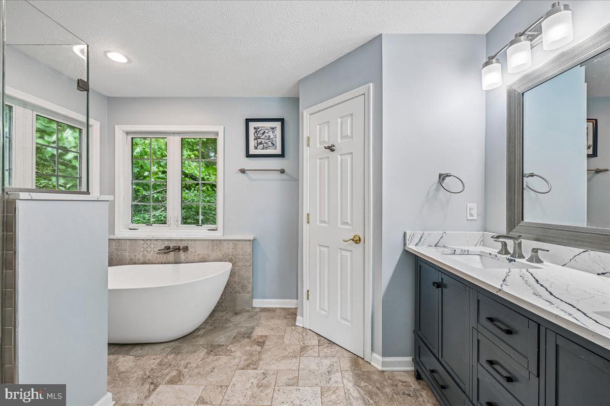 16956 Rivers Reach Lane photo 4