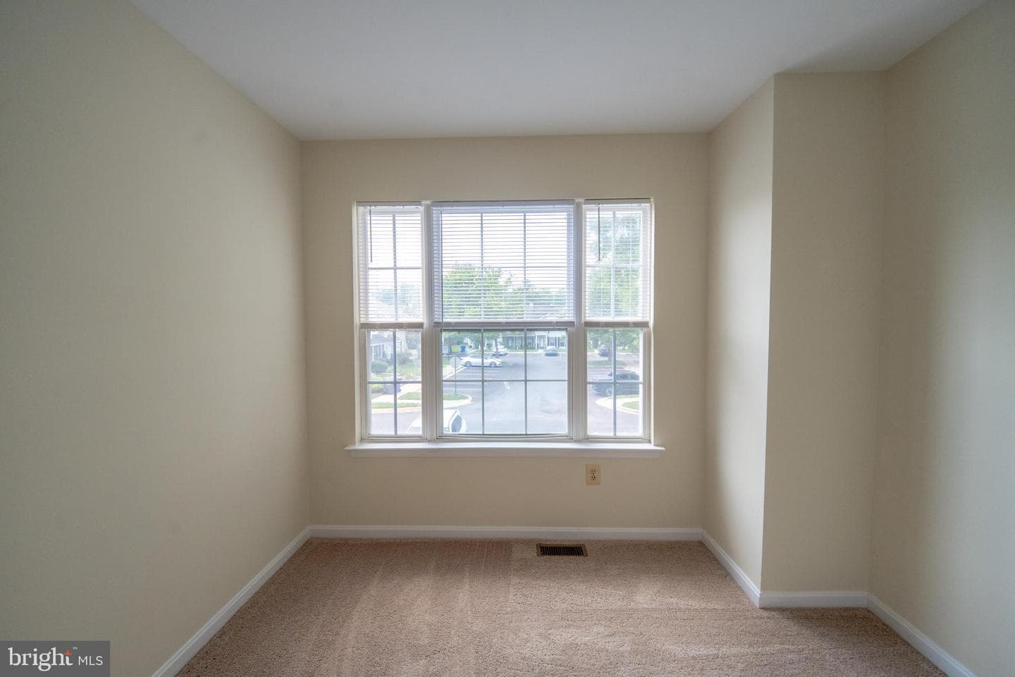 2607 Enterprise Place photo 19