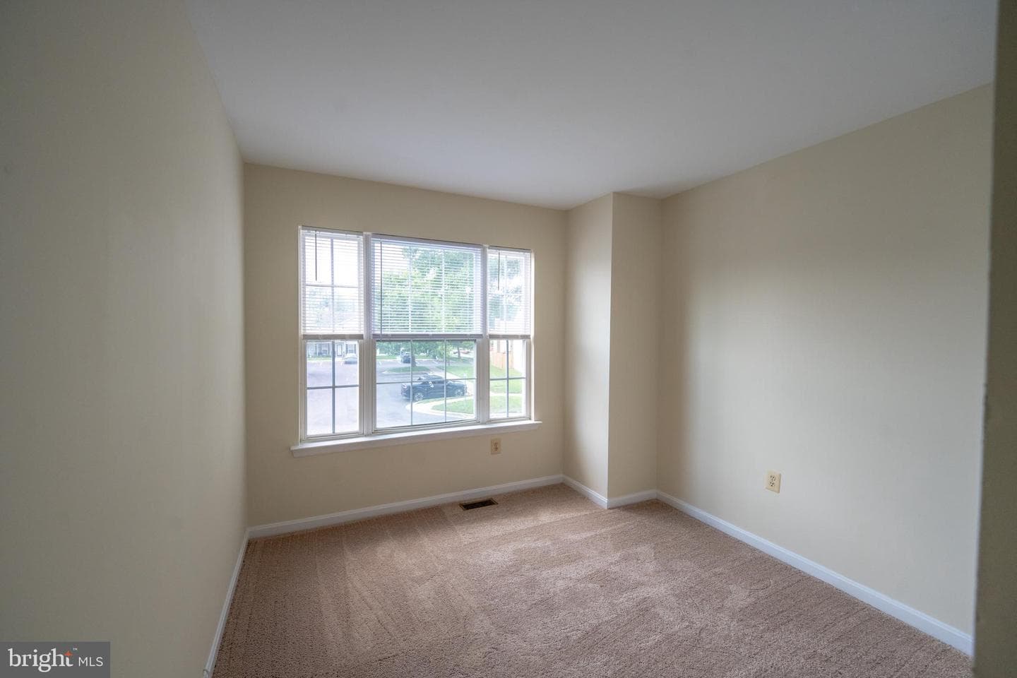 2607 Enterprise Place photo 20