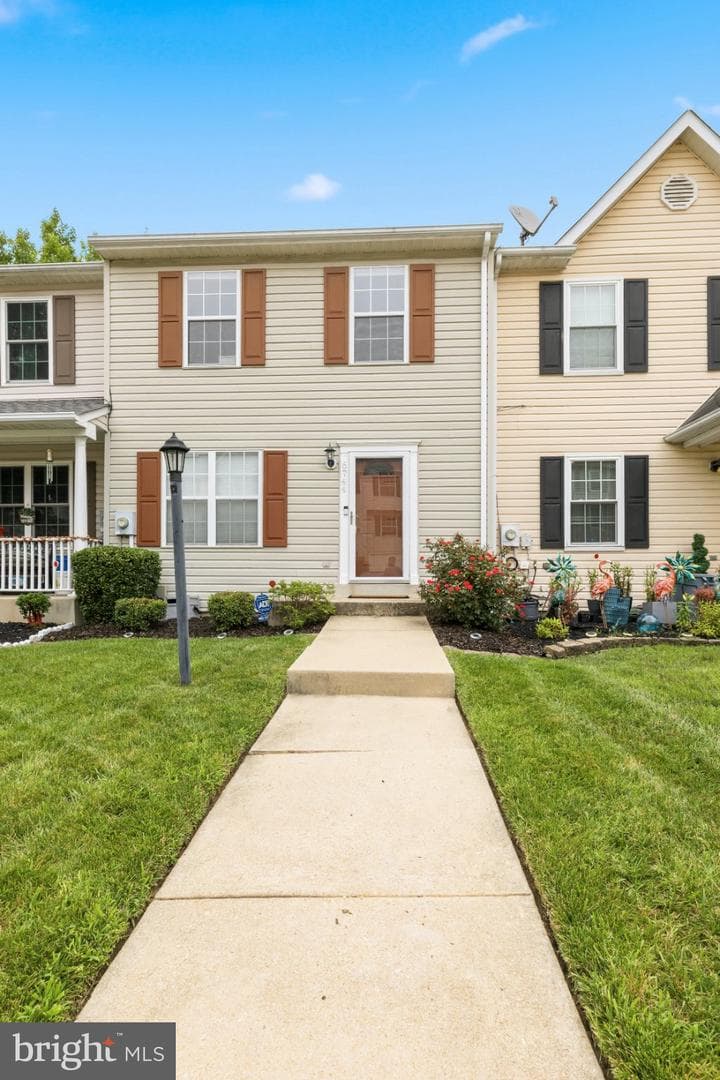 6744 Pauline Court photo 4
