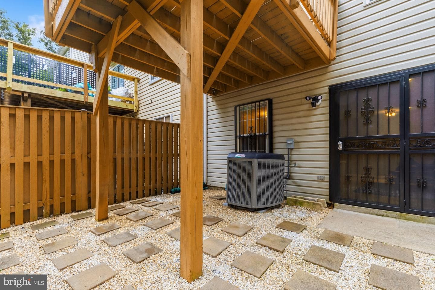 6744 Pauline Court photo 8