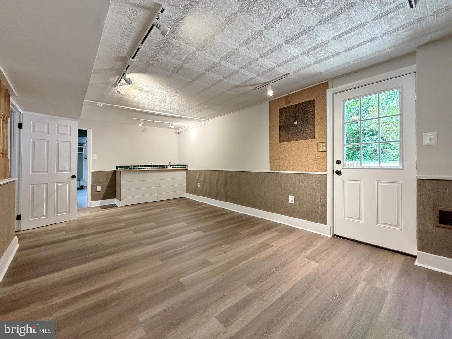 105 Jenkins Drive photo 27