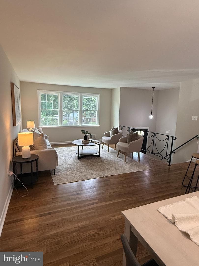 105 Jenkins Drive photo 3