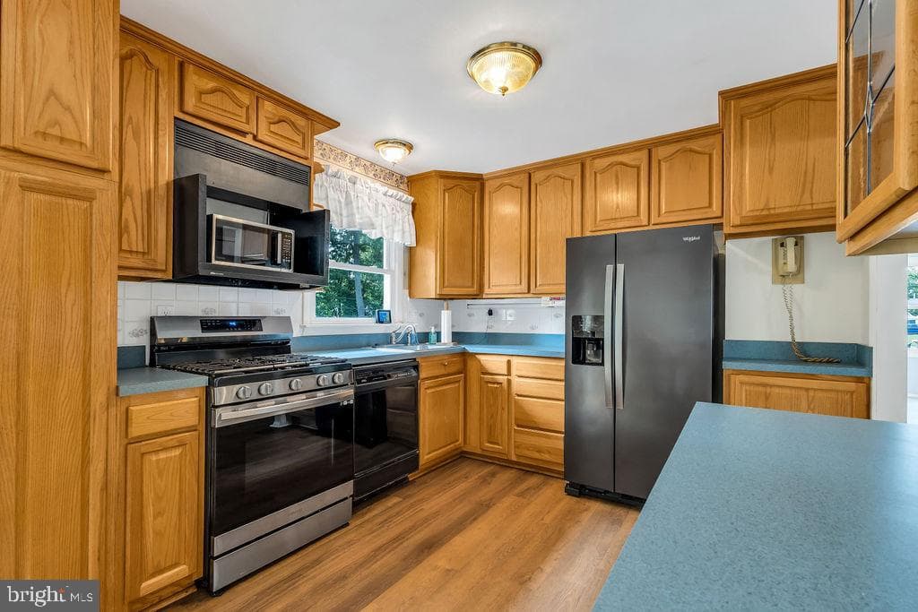 810 Kenyon Avenue photo 13
