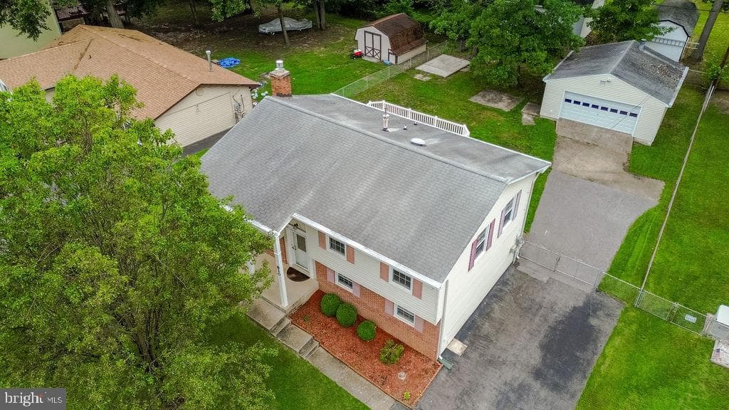 810 Kenyon Avenue photo 35