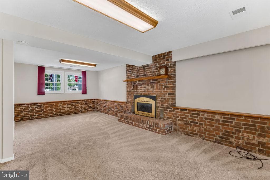 810 Kenyon Avenue photo 6