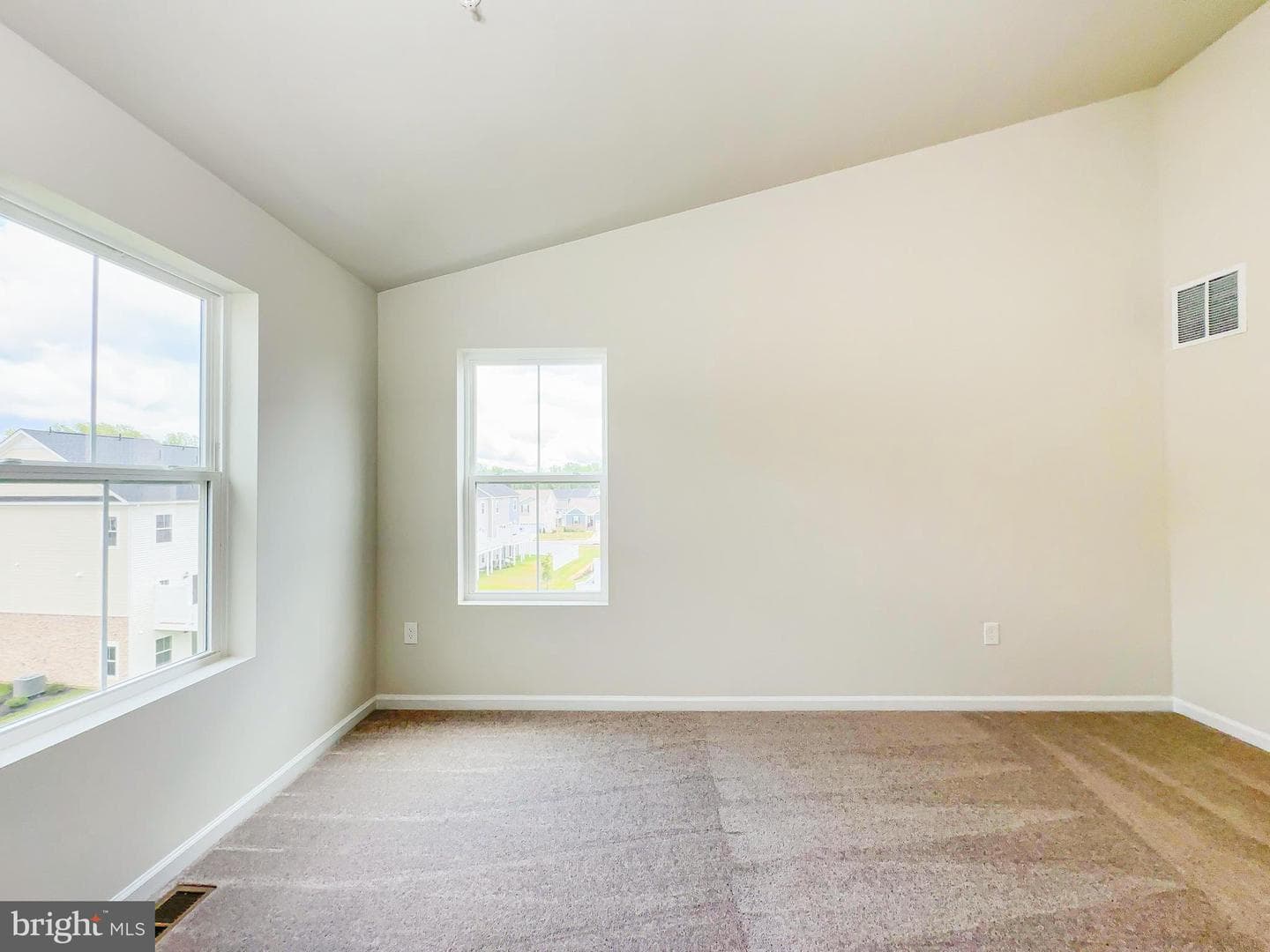 5568 Marksburg Pl photo 11