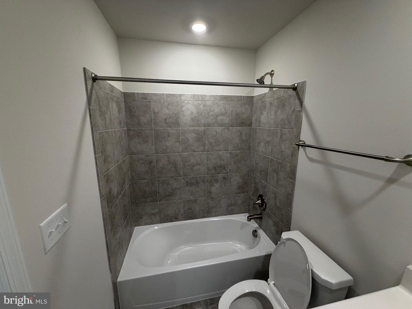 5569 Marksburg Pl photo 32