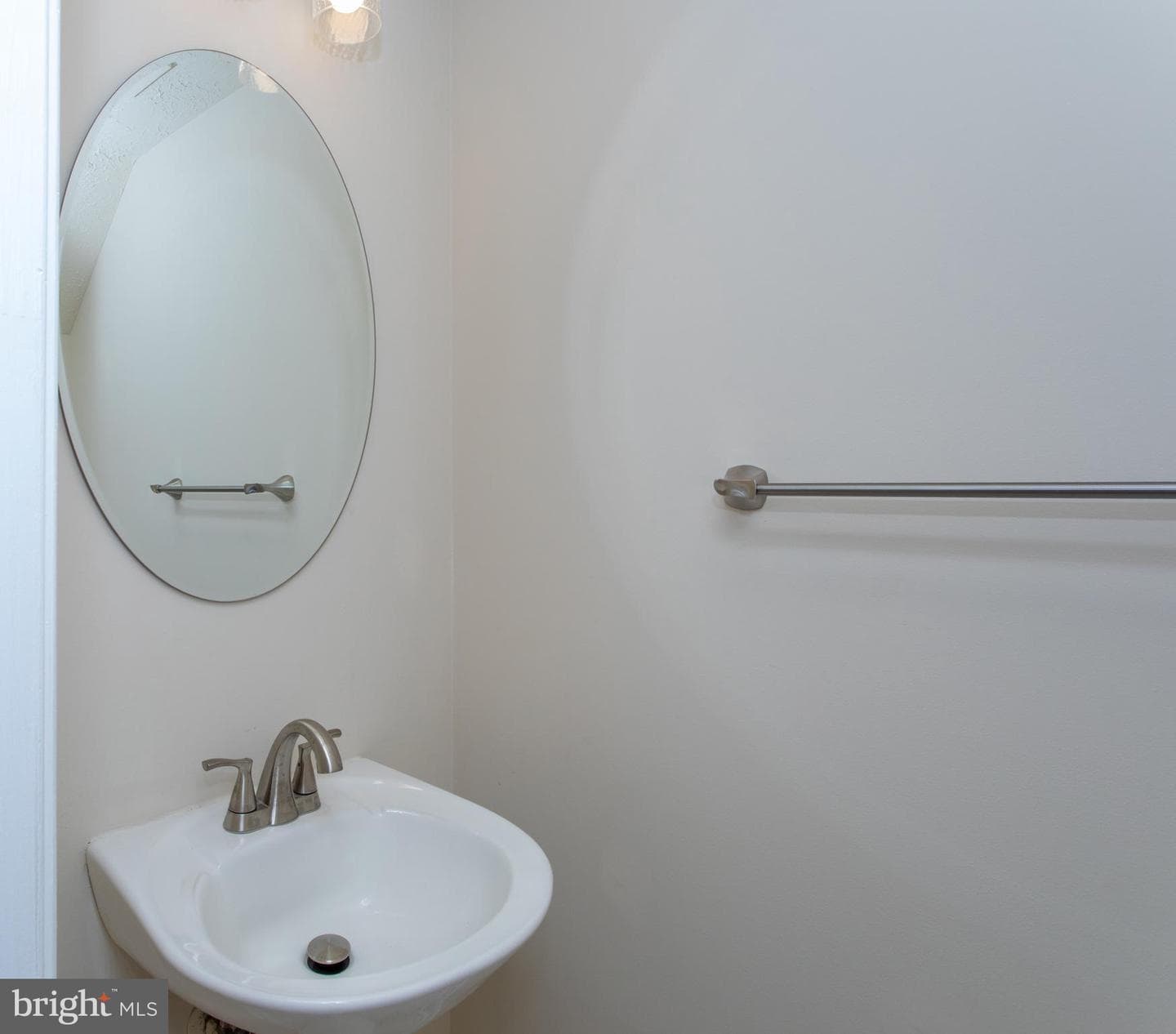 2533 Regal Place photo 17