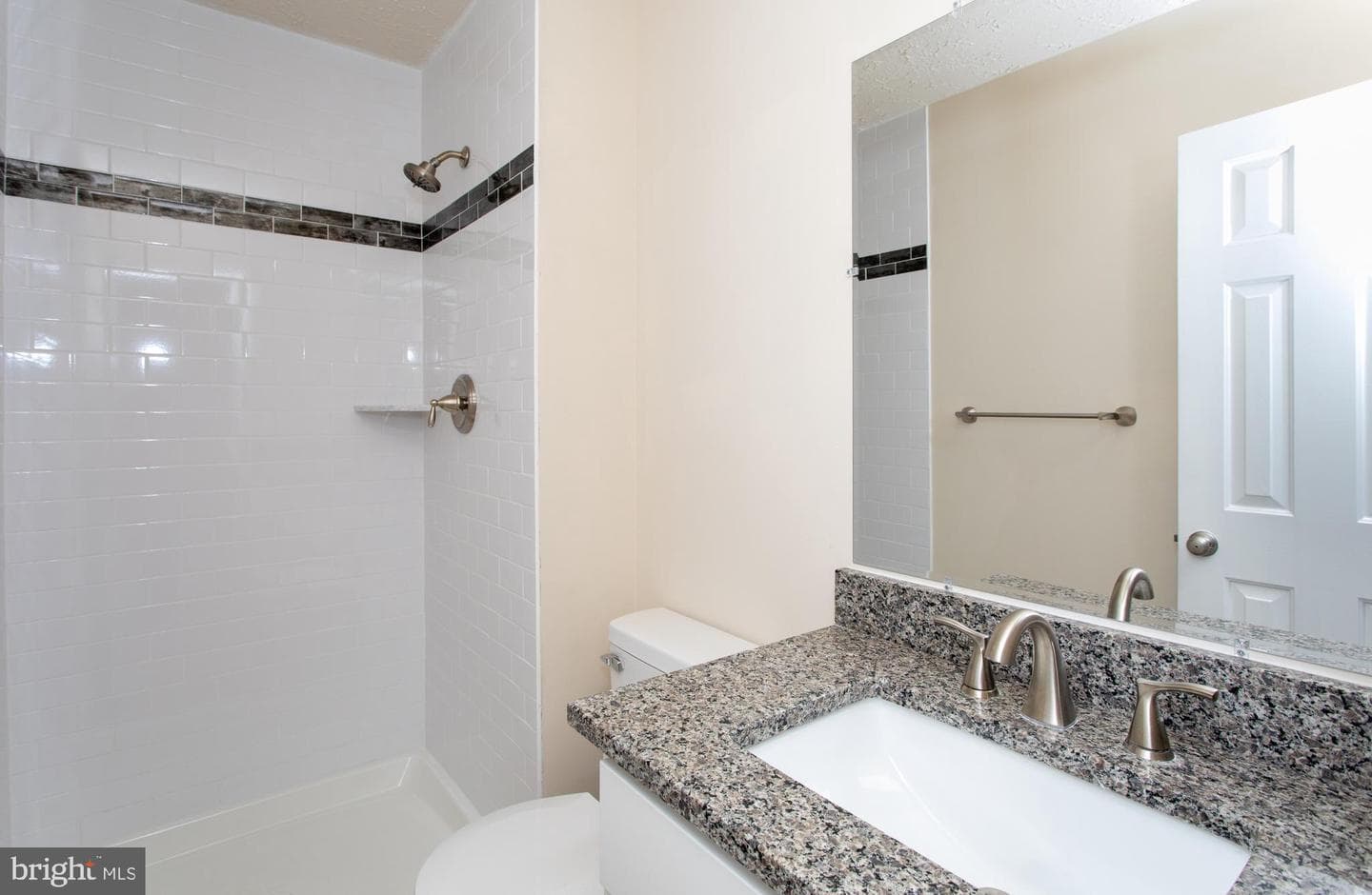 2533 Regal Place photo 22