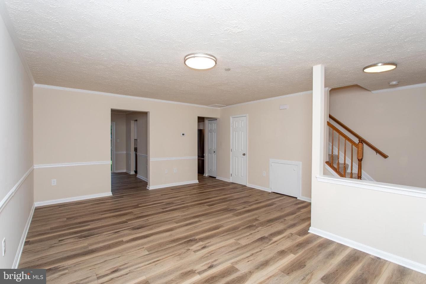 2533 Regal Place photo 5