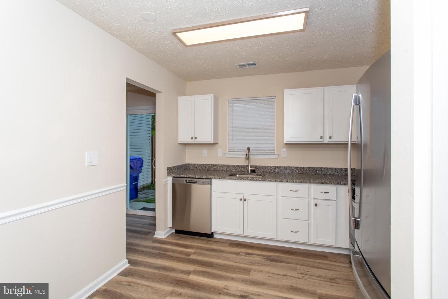 2533 Regal Place photo 7