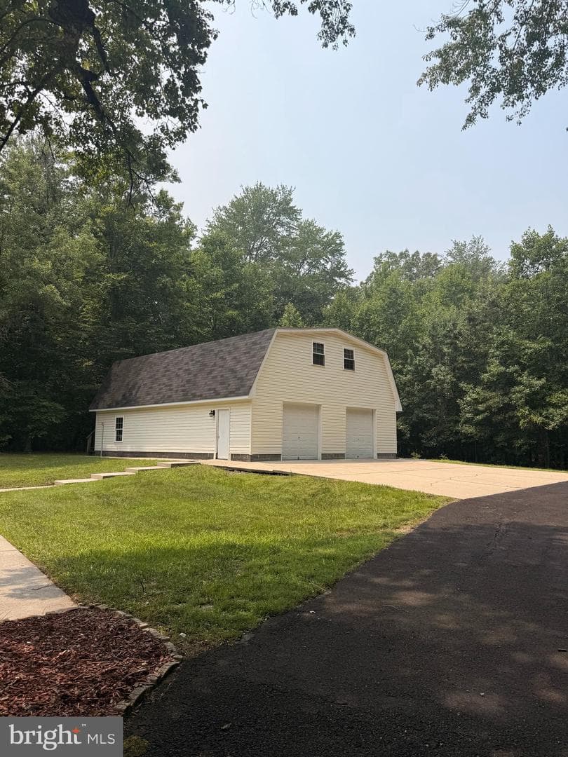 8910 Brook Drive photo 13