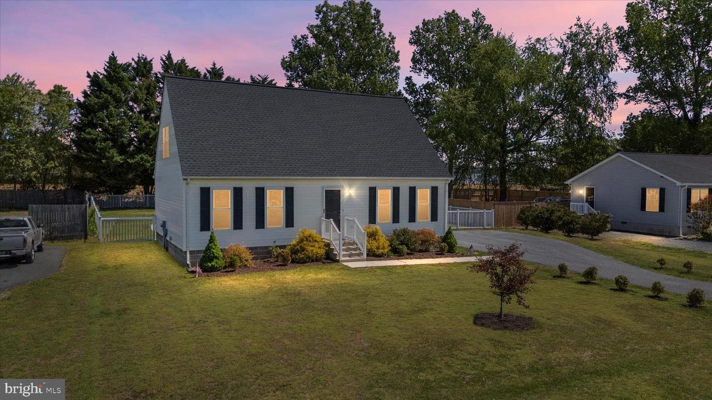 221 Apple Lane