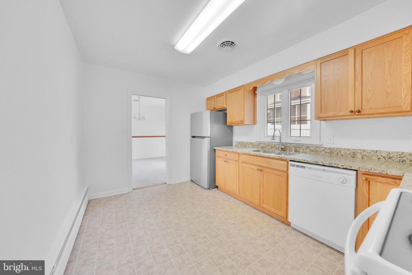4138 Hillcrest Avenue photo 8