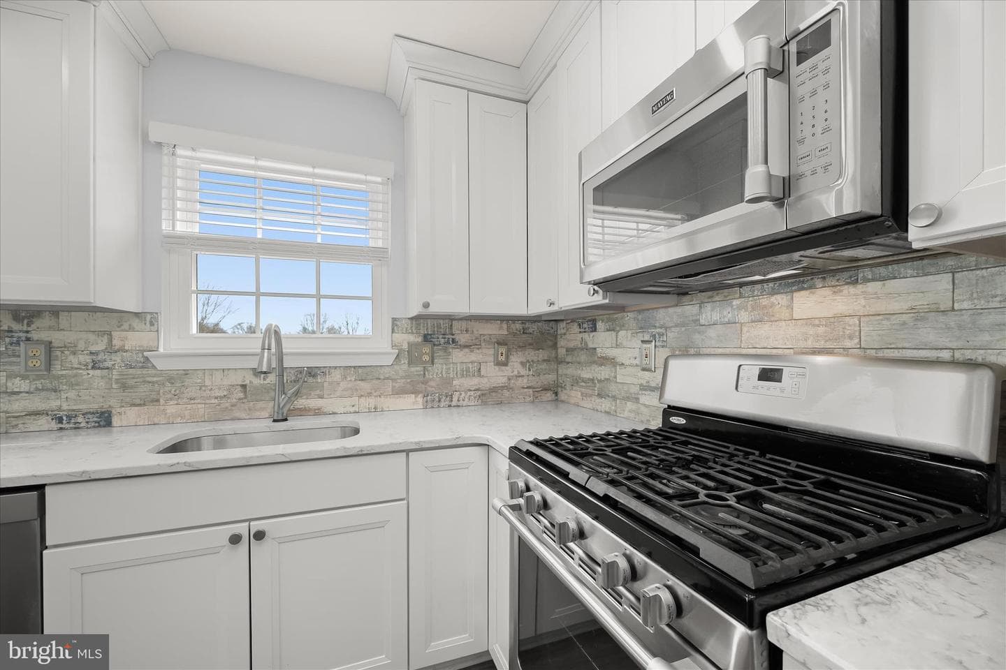 7341 Norris Avenue photo 25