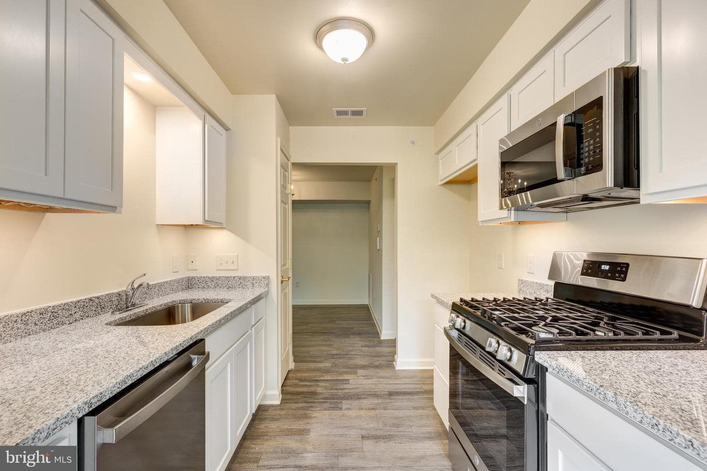 820 Wembley Drive #2b photo 11