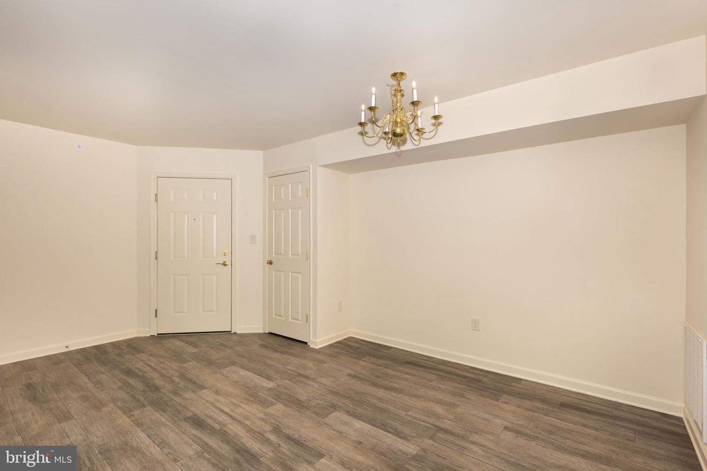 820 Wembley Drive #2b photo 15