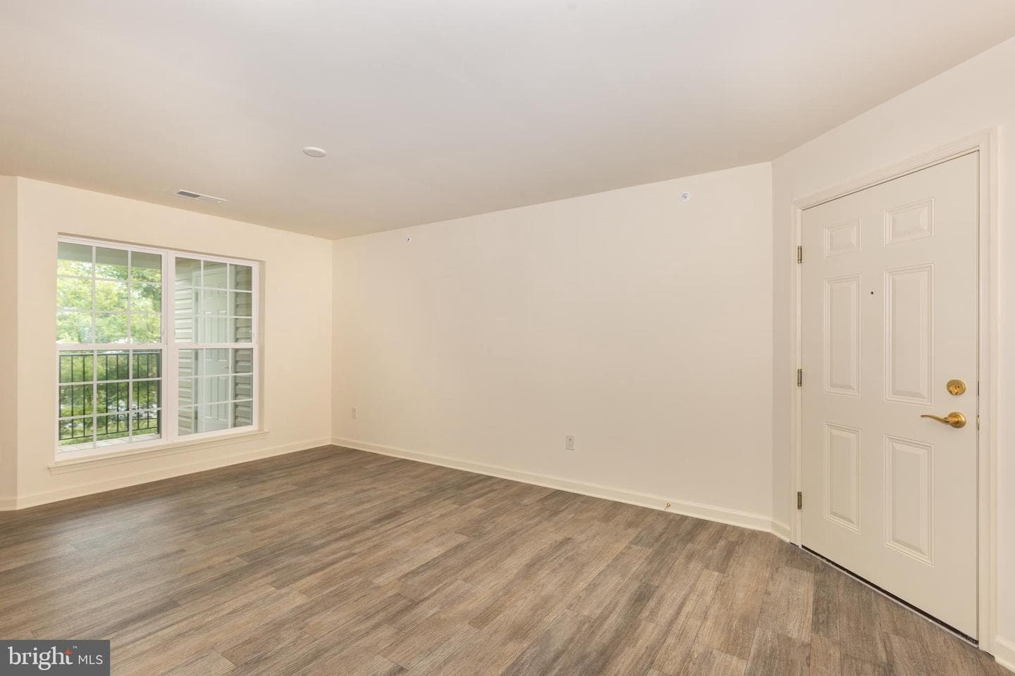 820 Wembley Drive #2b photo 3