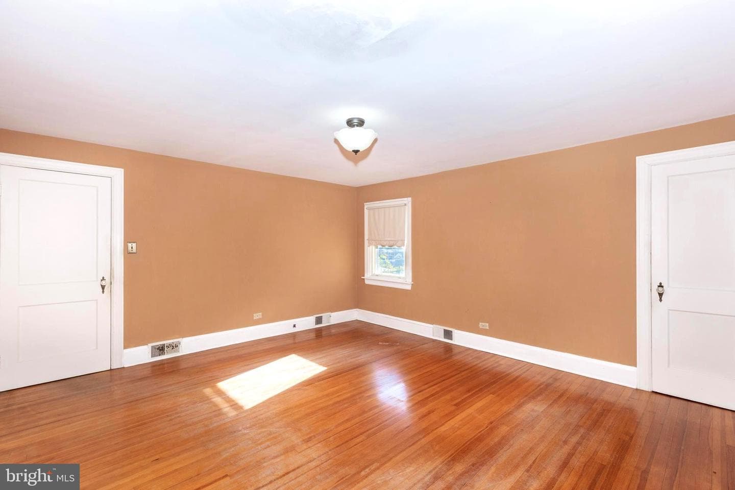 88 W Green Street photo 10