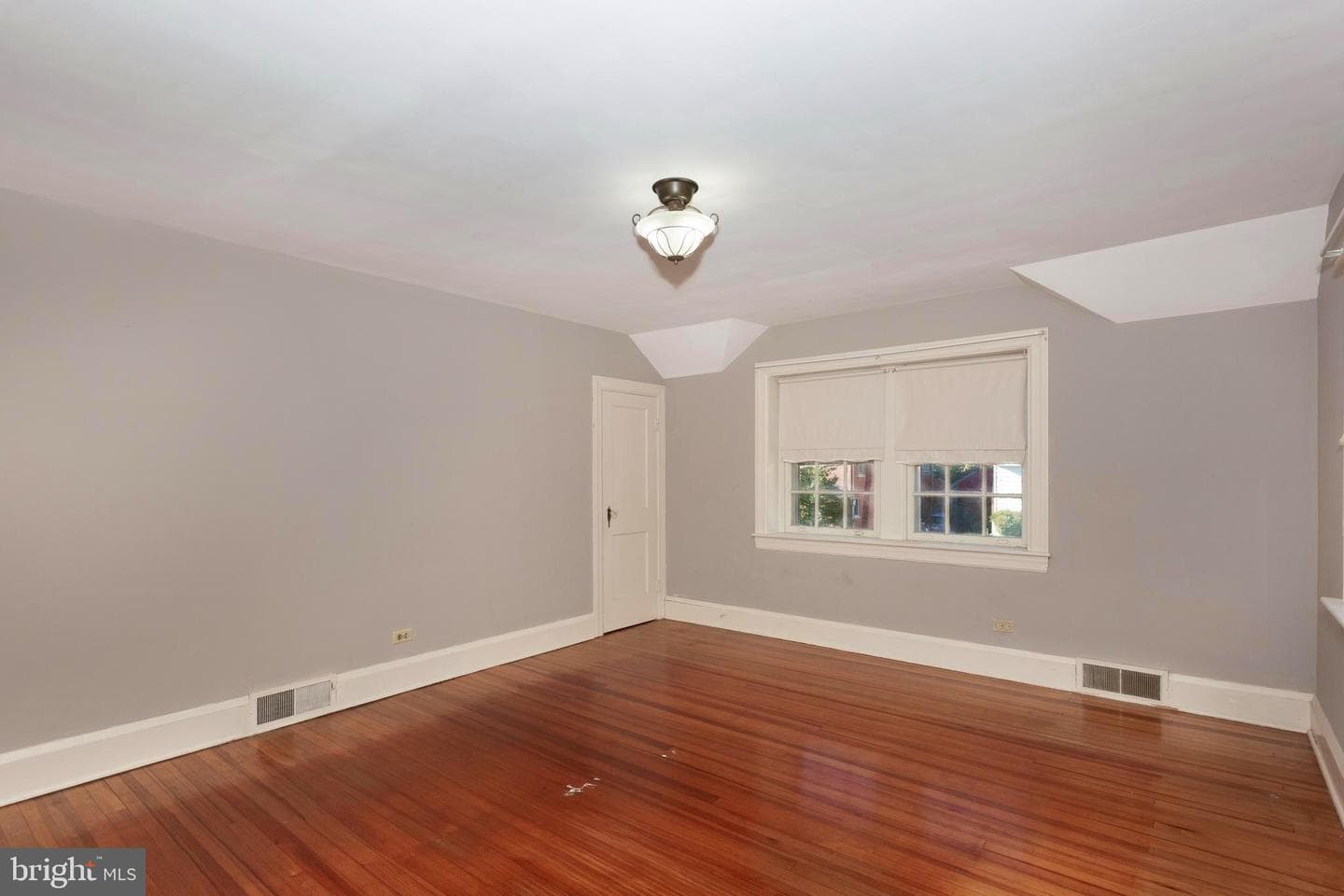 88 W Green Street photo 13