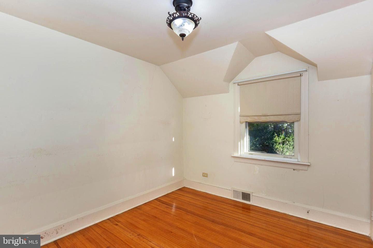 88 W Green Street photo 15