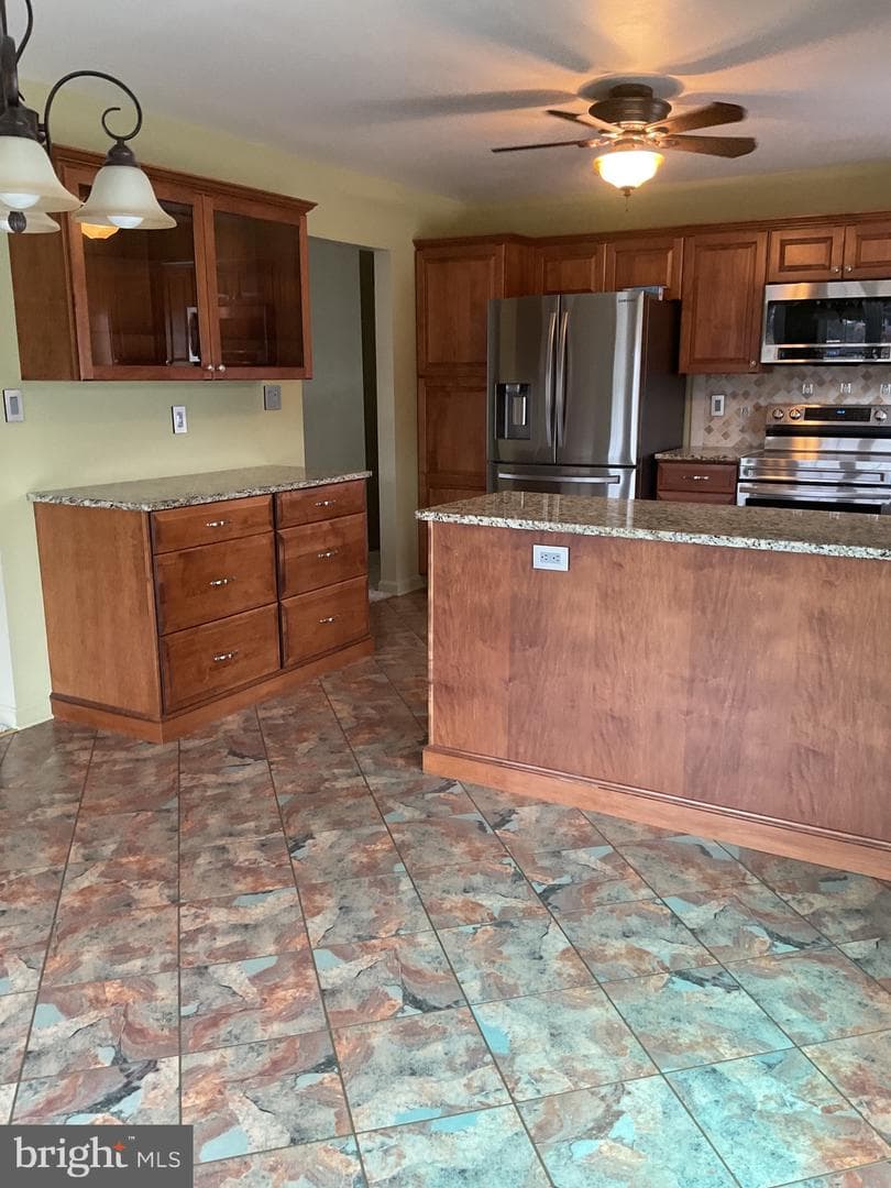 633 Canyon Court photo 11