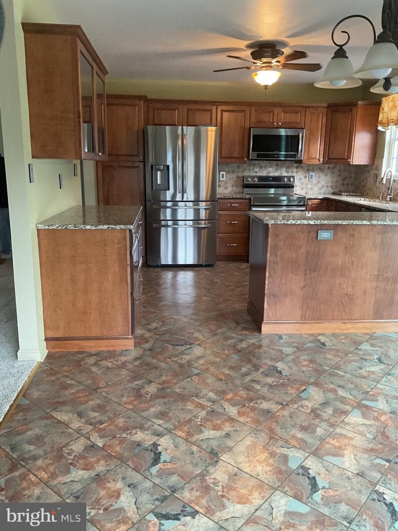 633 Canyon Court photo 12