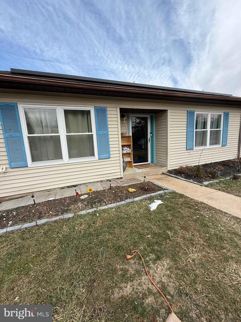 966 Glenbrook Court photo 2