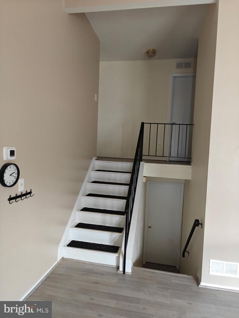 966 Glenbrook Court photo 29