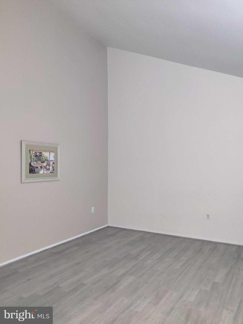 966 Glenbrook Court photo 8