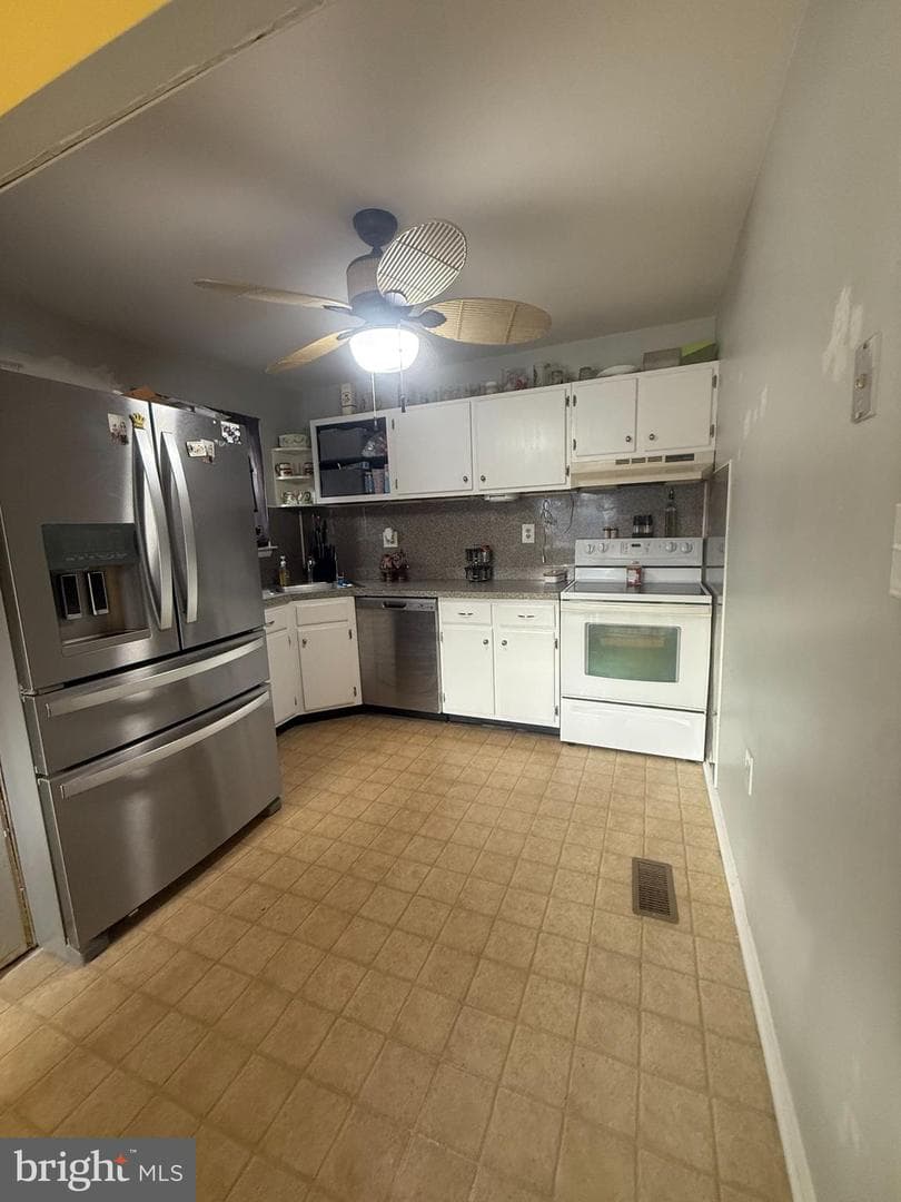 966 Glenbrook Court photo 9