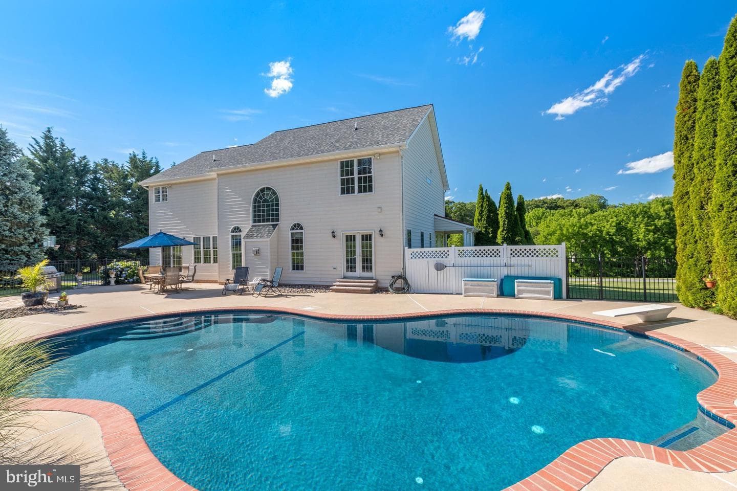 1687 Village Green Drive photo 4