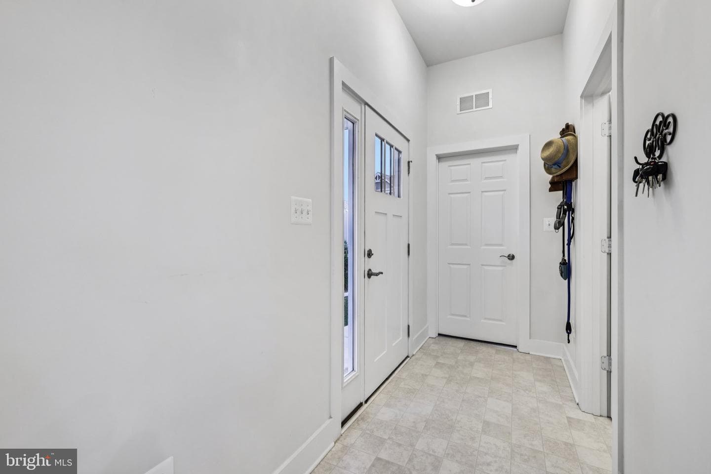 2810 Town View Circle photo 13