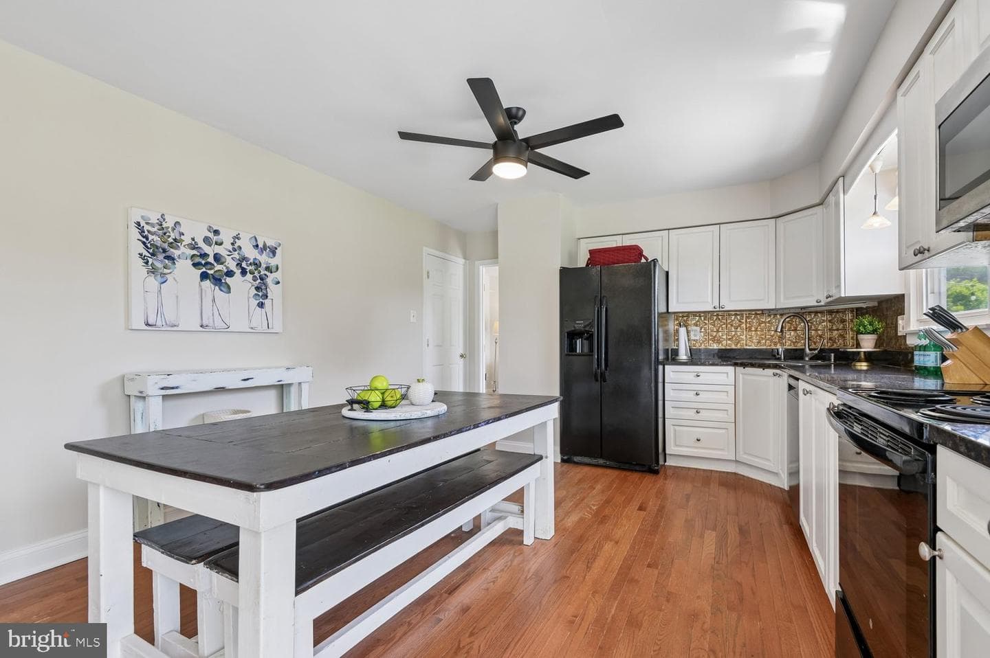 6410 Taper Court photo 11