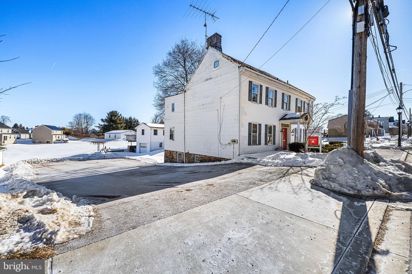 1421 N Main Street photo 3