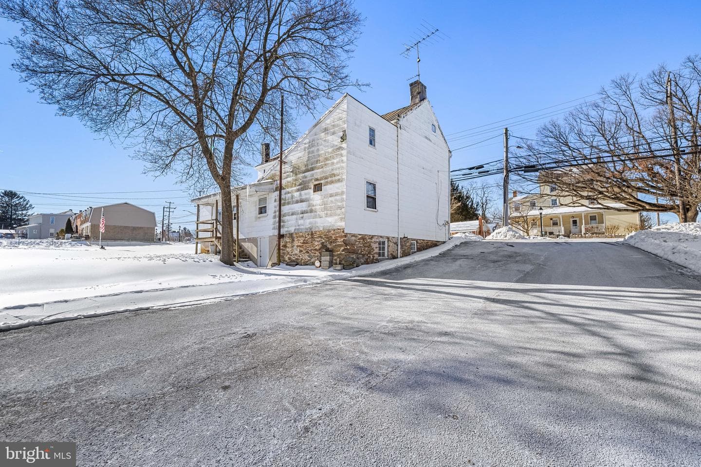 1421 N Main Street photo 42