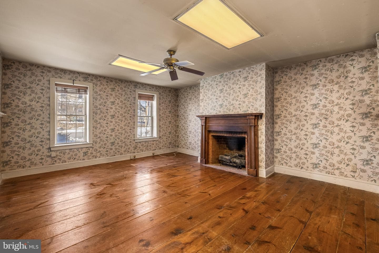 1421 N Main Street photo 9