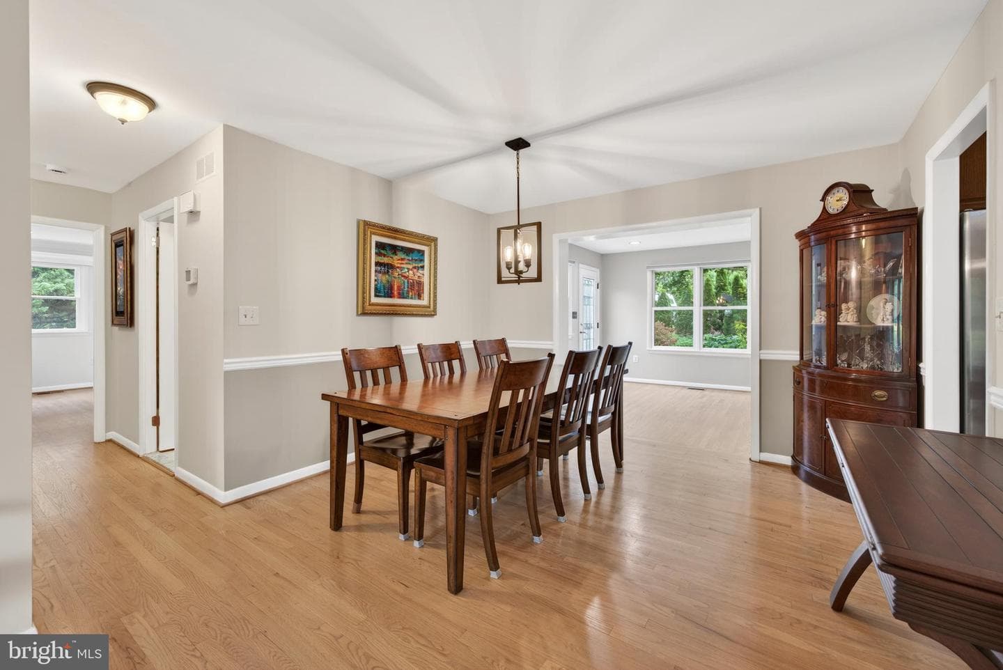 107 White Way photo 10