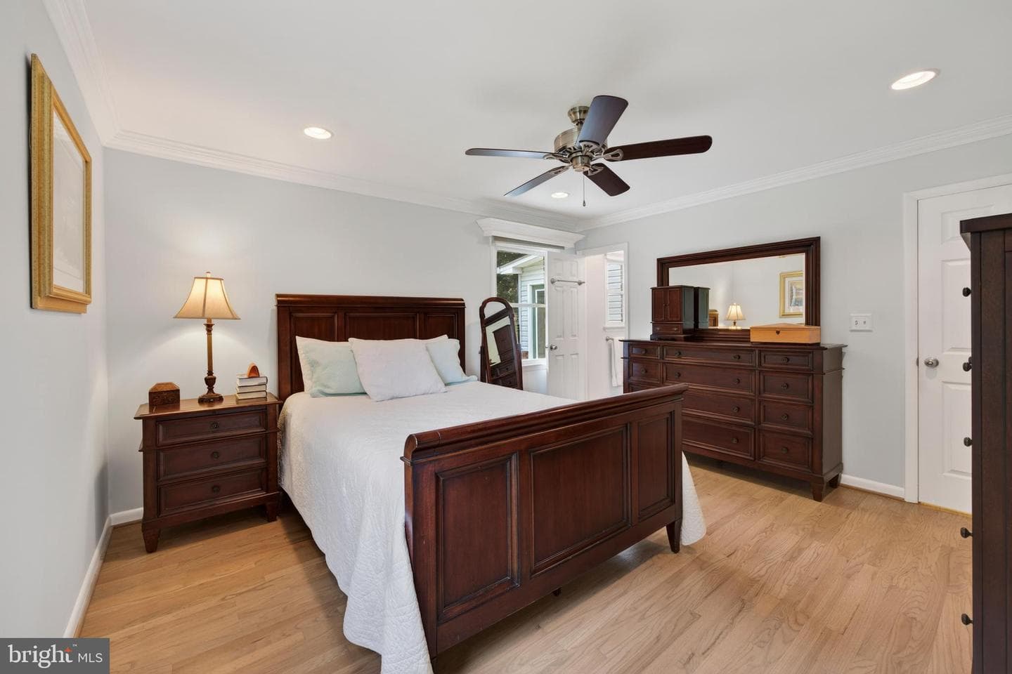 107 White Way photo 20