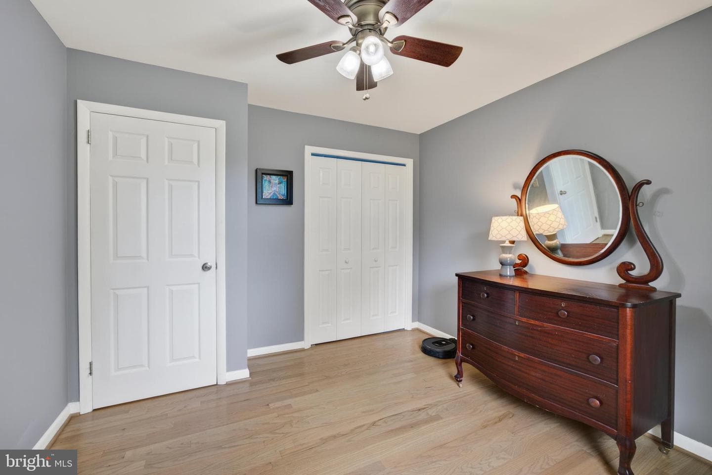107 White Way photo 27