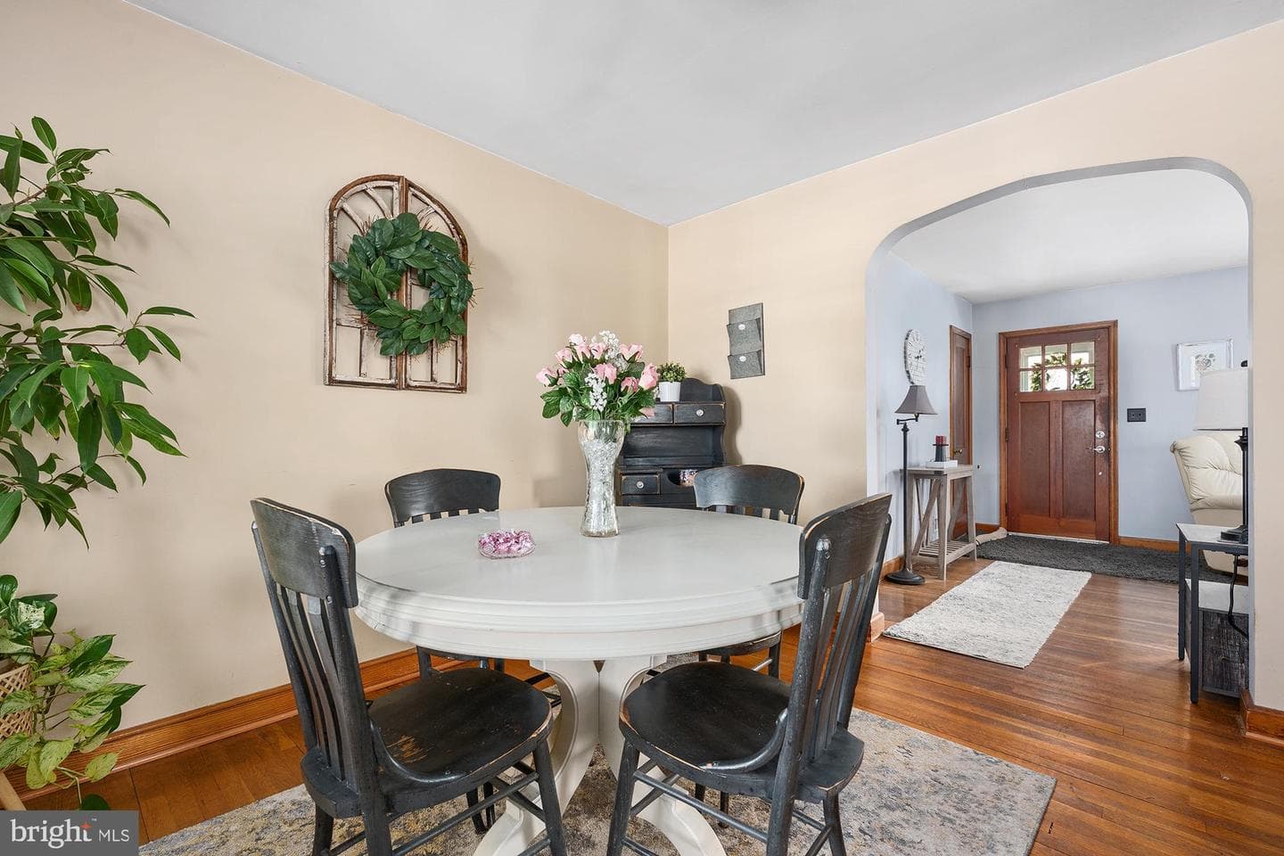 463 E Green Street photo 12