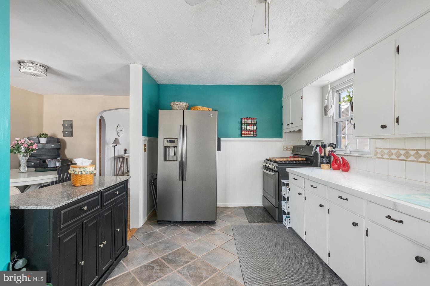 463 E Green Street photo 19