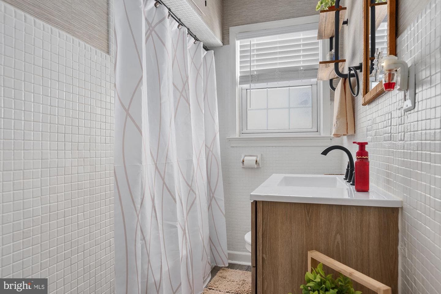463 E Green Street photo 22