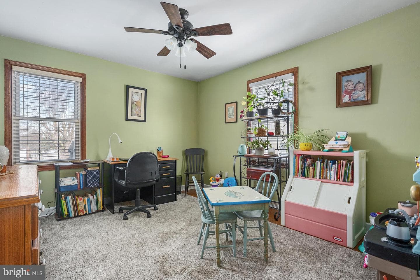 463 E Green Street photo 24